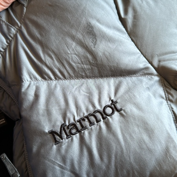 Women’s knee length Marmot grey puff coat, size XS - Picture 5 of 10